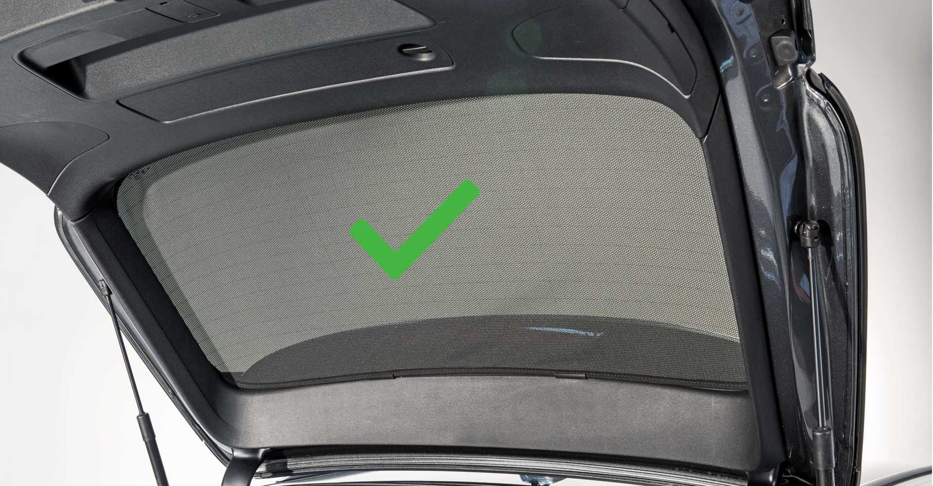 eine Heckscheibe mit einteiliger Sonnenblende von Windesa